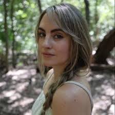 Emily Farr's Instagram, Twitter & Facebook