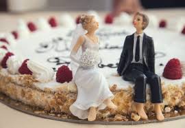 Das kann eine klassische buttercremetorte sein, aber es kann auch eine reihe süßer cupcakes sein. Hochzeitstorte Selber Machen Einfache Rezepte Und Coole Alternativen Blog Geschenkidee Chblog Geschenkidee Ch