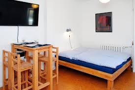 Nicht liegen, sondern sitzen, das (foto: Appartement Uber Dem Kino Toni Deutschland Berlin Booking Com
