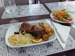 Entre festivales y ferias, se destaca la festa do bode, que se lleva a cabo en la segunda o tercera semana de agosto. Restaurante Milita Proenca A Nova Comentarios De Restaurantes Tripadvisor