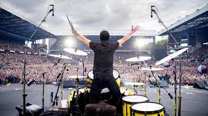 b32347664 in her mid-30s Korean woman with long black