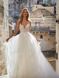 Flowy Wedding Dress With Precious Motifs Wedding Dress Flowy Wedding Dresses Flowing Wedding Dresses