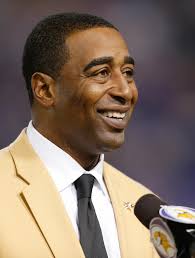 🚨 DON'T MISS! 🏈 @vikings legend Cris Carter will be appearing in our  Carnaby Street Store TODAY (Friday 3rd October) from 2-3 for an exclusive  meet and greet! 🤝