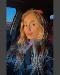 Alexis Sonnier's Instagram, Twitter & Facebook