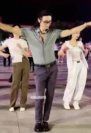 Chino Bailando Ma Baker: El Baile Viral de Jian Ge