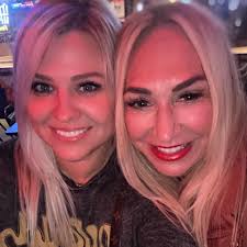 Looking for 2 tickets for July 22nd, to the Nashville show. Thanks in  advance.☺️