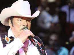 Luego que corrieran rumores de la supuesta muerte del exvocalista de los invasores de nuevo león, lalo. Lalo Mora Recibe La Vacuna Contra La Covid 19 El Sol Elsoldeyakima Com