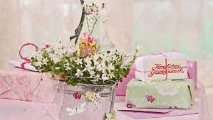 Mit geld und um's geld herum lassen sich wunderbare hochzeitsgeschenke realisieren, die braut und bräutigam und auch die gäste zum lächeln. Geldgeschenke Zur Hochzeit Basteln Ausgefallene Ideen Sat 1