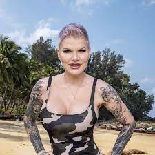 Melanie melli müller is a german television personality, model and former pornographic actress. Promis Unter Palmen Sat 1 Melanie Muller Laster Uber Konkurrenz Ziemliche Asis