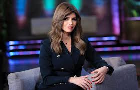 بعد تكذيبها بسبب كشفها عن عمرها الحقيقي عبر فيديو لها تمّ تداوله عبر تيك توك أبدت أميرة محمد انزعاجها من هذا الأمر، مستغربة كم الهجوم الذي تلقته كونها كشفت عن عمرها، وقالت أنها لم تعتاد أن يكتب لها الجمهور كلامًا. Usf6gxrn X3idm