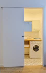 Amenagement Et Decoration Salle De Bain Appartement Gain De Place Porte Coulissante Sol Carr Porte Salle De Bain Salle De Bain Amenager Petite Salle De Bain