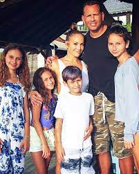 Madison Lecroy Ignores Jennifer Lopez And Alex Rodriguez S Split With New Selfie Daily Mail Online