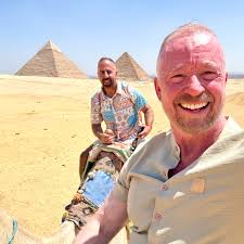 Christmas Moments Lost In Time❤️🎄 Christmas circa 1960's ❤️🎄 The fashion  and hairstyles! 😍😂 Another simple, but perfect tree! ❤️🎄