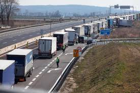 E74 (olivetta san michele / san michele) Bijna 100 Kilometer File Aan Hongaars Slovaakse Grens De Standaard Mobile