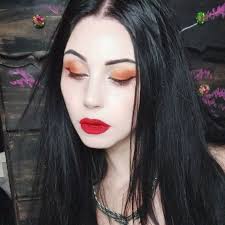 Angela Benedict's Instagram, Twitter & Facebook