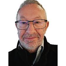 Stephen Eagle's Instagram, Twitter & Facebook