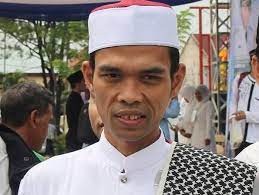Dalam video itu, abdul somad membahas tentang salib. Ustaz Somad Batal Ceramah Di Malang Ini Penjelasan Panitia