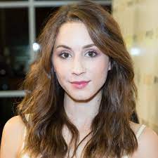 Troian bellisario is an american actress and singer. Troian Bellisario Calls Out Photoshopping On Instagram Teen Vogue