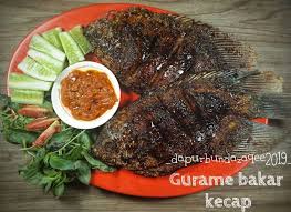 Kini untuk menikmati hidangan ayam spesial ala restoran, anda tidak perlu membelinya, karena anda bisa membuatnya sendiri di rumah. 10 Resep Ikan Gurame Bakar Istimewa Enak Dan Sederhana