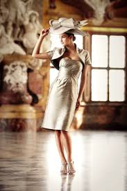 Nous vous proposons dans notre boutique à bordeaux un grand choix de robes de mariée, de costumes de marié, de tenues de cocktail, de. Boutique Paule Vasseur Bordeaux Robe Chic Mariage Tenue Ceremonie Tenue Mariage Mere