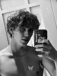 Meet Vinnie Hacker: Rising Star in Boxing and Edits