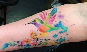 Los que tienen un tatuaje de colibrí como un tótem están invitados a disfrutar de la dulzura de la vida, a alejar la. Tatuajes De Colibri Y Su Significado Novocom Top