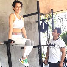 Cannes 2019 Kangana Ranaut Sheds All Weight She Gained For Panga Flaunts Her Perfect Abs As She Gets Ready To Walk The Red Carpet Bollywood News Bollywood Hungama And we have a proof that kangana is a diva.