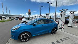 Cierra mistt orgasm understands her way around the massage