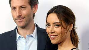 Aubrey plaza is a married woman. Zc5prit1fym5tm