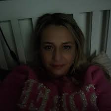 Ukrainka mieszkająca w Polsce okazuje wdzięczność Polakom za przyjęcie ich  w naszej Ojczyźnie. Nazywa Polaków między innymi "nachlanymi świniami". To  jedna z tysięcy osób, które przybyły z Ukrainy do Polski i nie