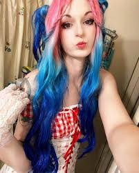 Angela Seifert's Instagram, Twitter & Facebook