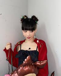 Taeyeon Updates Whatdoicallyou Dec 15 On Twitter Trans 201219 Taengstagram 1 Christmas Soon Amazingsatu Taeyeon Kpop Girls Taeyeon Fashion