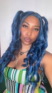 Dahlia Blell updated her profile picture.