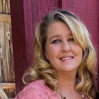 Kelly Koehler's Instagram, Twitter & Facebook