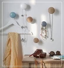 Gagner De L Espace Sans Perdre En Style Le Porte Manteau Mural En Bois Lome Le Fait Relooking Salle De Bain Porte Manteaux Pateres Salle De Bain