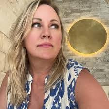 Anna Slayton's Instagram, Twitter & Facebook