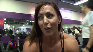 Female bodybuilder Lisa Carrodus works out