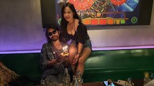 Playground วงร็อคของไทย ก่อตั้งขึ้นเมื่อปี2546 นำโดยติ๊กร้องนำ มีตุ้ยและตุลย์มาเล่นกีต้าร์ เก้งมาเขย่าเบส ยินดีต้อนรับเพื่อนๆเข้าสู่สนาม. Hsfs6laehanl6m