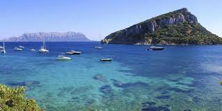 Basta selezionare la destinazione di tuo interesse, il numero di persone, il periodo della vacanza e altre preferenze come internet, piscina, terrazza o accesso privato alla spiaggia. Case E Appartamenti Vacanza In Sardegna