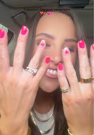 Stunning Valentine's Day Nail Transition Ideas