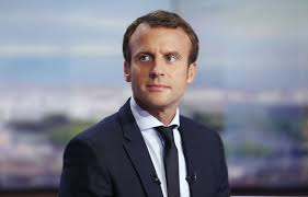 Comme nous l'avions annoncé, emmanuel macron a présenté ce mardi 30 août à 15 heures sa démission à françois hollande, qui l'a acceptée. Emmanuel Macron Claque La Porte Le Devoir