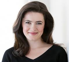 Amazon.com: Playing Big: Practical Wisdom for Women Who Want to Speak Up,  Create, and Lead: 9781592409600: Mohr, Tara: Books