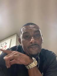 So glad I'm Single y'all look stressed out😭😂