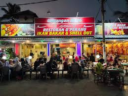 RESTORAN D' PERAHU IKAN BAKAR. BANDAR RAWANG