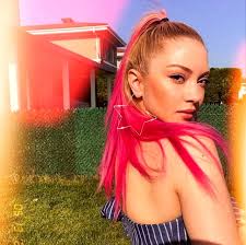 Bu sefer kameralar karşısına makyajsız çıktı ve görenleri şaşırttı. Unlu Sarkici Ece Seckin In Tiktok Taki Dansi 8 2 Milyar Kez Izlendi Son Dakika Magazin