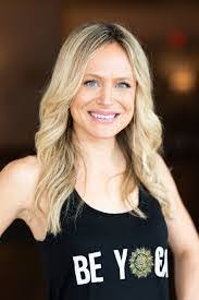 Lana Knowles's Instagram, Twitter & Facebook