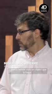 En lo que cuentas “uno”, la luz puede darle siete vueltas y media a la  Tierra. Viaja a 300 mil kilómetros por segundo, la velocidad máxima a la  que se puede mover