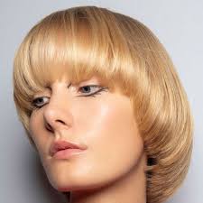 Voir plus d'idées sur le thème cheveux, coiffure, coupe et avec ses mille et une déclinaisons, la couleur blonde a le pouvoir de sublimer toutes les femmes. La Coupe Au Bol Tendance Du Printemps 2020 L Express Styles