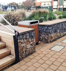 Gartenzäune bestehen meist aus robustem material. Gabionen Gartengestaltung Ideen Fur Zaun Mit Steinen Holz Glas Gefullt