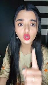 Kari Doi's Instagram, Twitter & Facebook